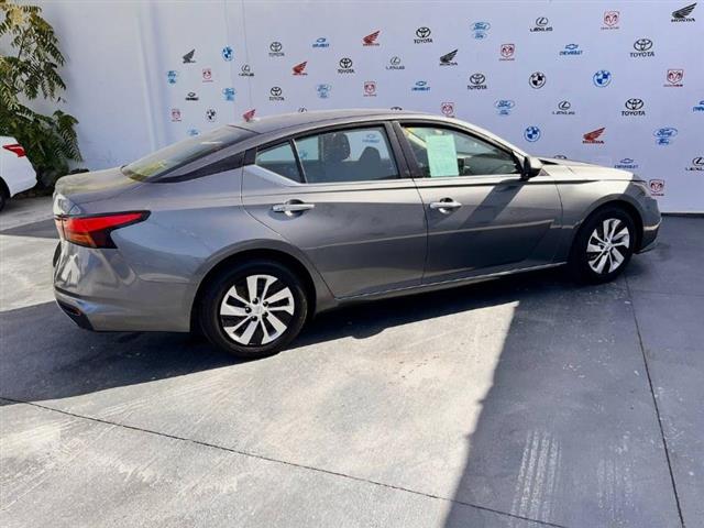 $14495 : Used 2019 Altima 2.5 S Sedan image 2