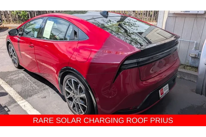$41899 : 2026 Prius Plug-In Hybrid XSE image 5