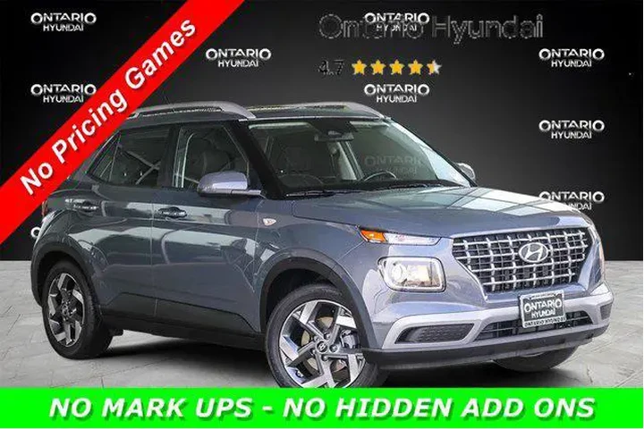 $20862 : Hyundai VENUE 2025 SEL 4dr C image 1