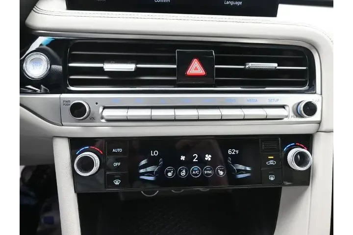 $30938 : Genesis G70 2025 2.5T Standa image 9