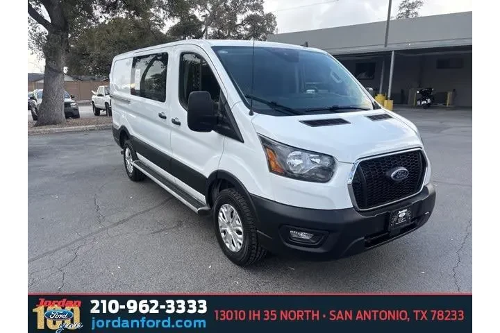 $33580 : Ford Transit 2024 250 3dr SW image 1