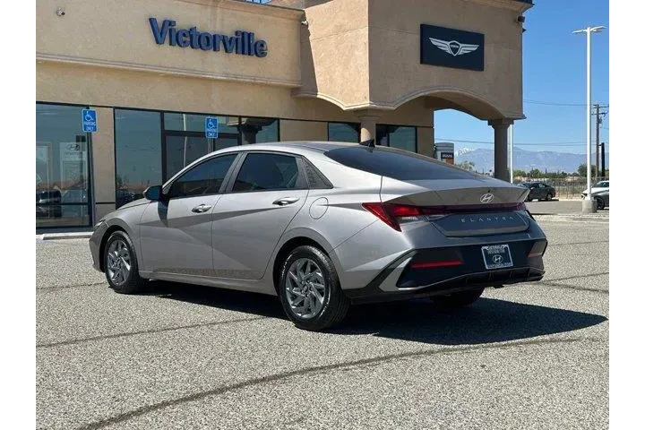 $17975 : Hyundai ELANTRA 2024 SEL 4dr image 9