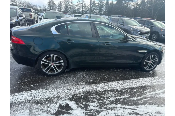 $12900 : Jaguar XE 2017 AWD 35t Premi image 8