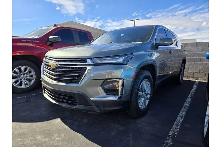 $28991 : Chevrolet Traverse 2023 LT C image 2