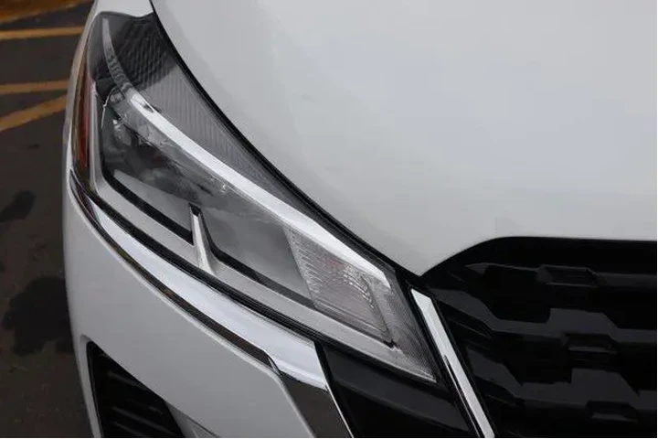 $17505 : Nissan Kicks 2024 SV 4dr Cro image 9