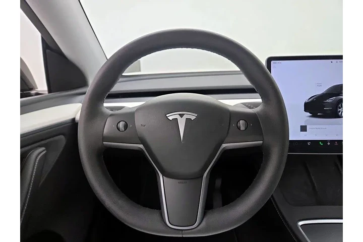 $32998 : Tesla Model Y 2023 AWD 4dr C image 10
