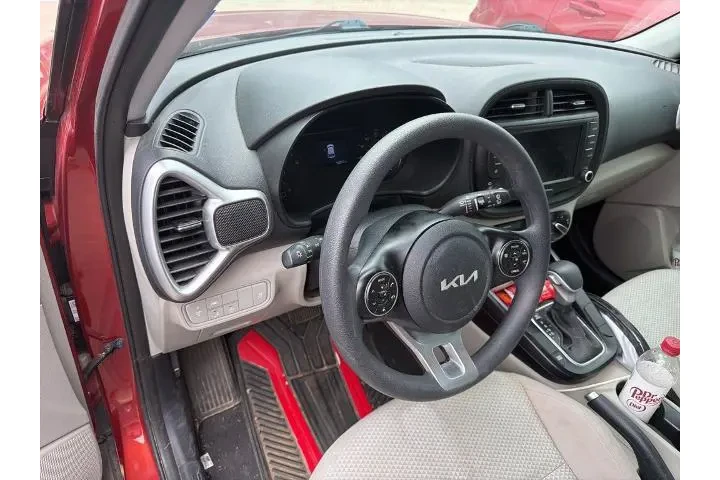 $15639 : Kia Soul 2022 S 4dr Crossove image 8