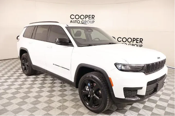 $29742 : Jeep Grand Cherokee L 2023 4 image 1