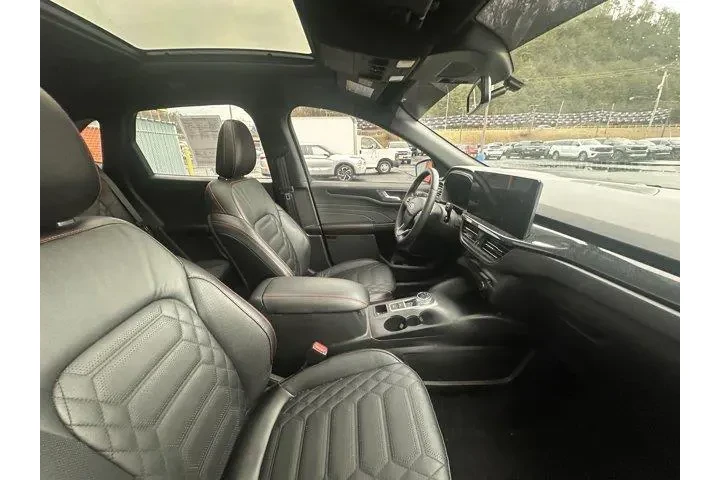 $34999 : Ford Escape 2024 AWD ST-Line image 9