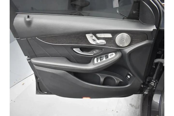 $27526 : Mercedes-Benz GLC 2021 AWD G image 10