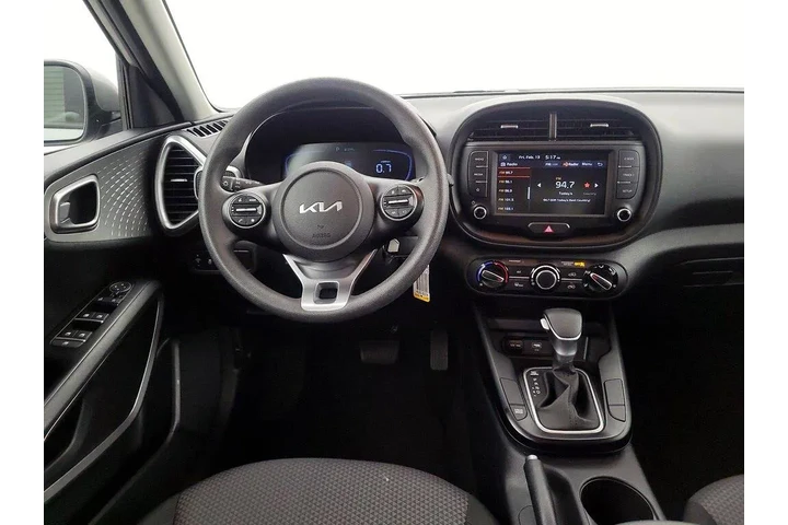 $18998 : Kia Soul 2025 LX 4dr Crossov image 10
