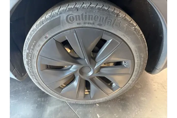 $32999 : Tesla Model Y 2023 AWD Long image 10