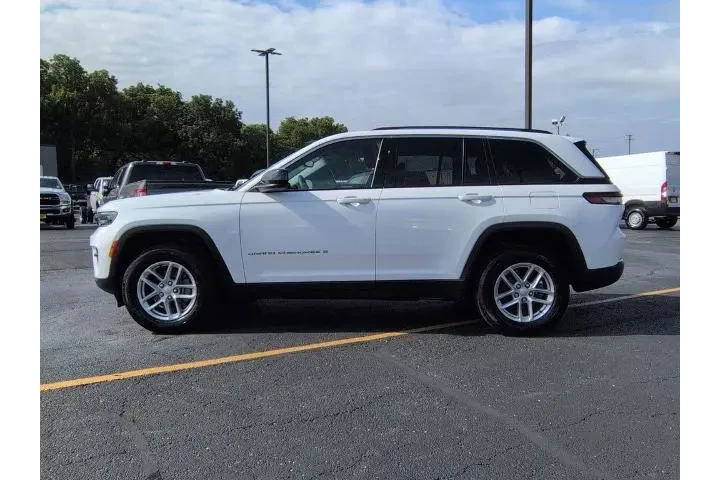 $32975 : Jeep Grand Cherokee 2024 4x4 image 5
