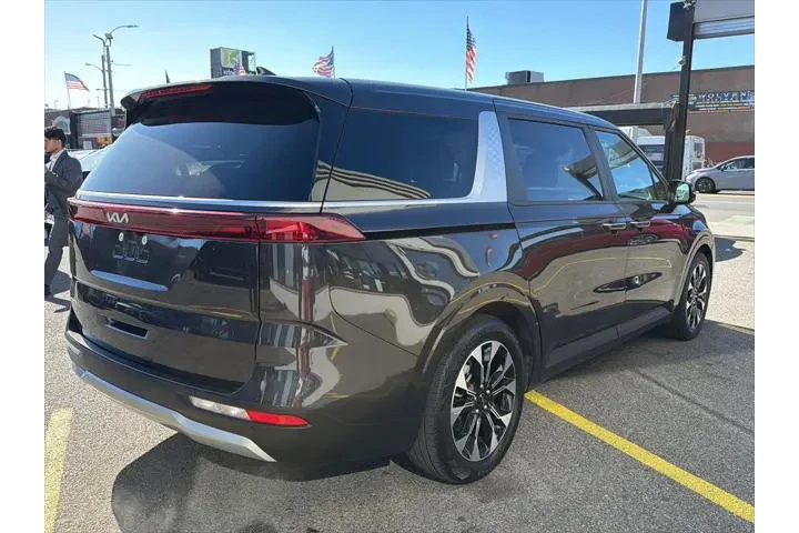 $32990 : Kia Carnival 2023 EX 4dr Min image 7