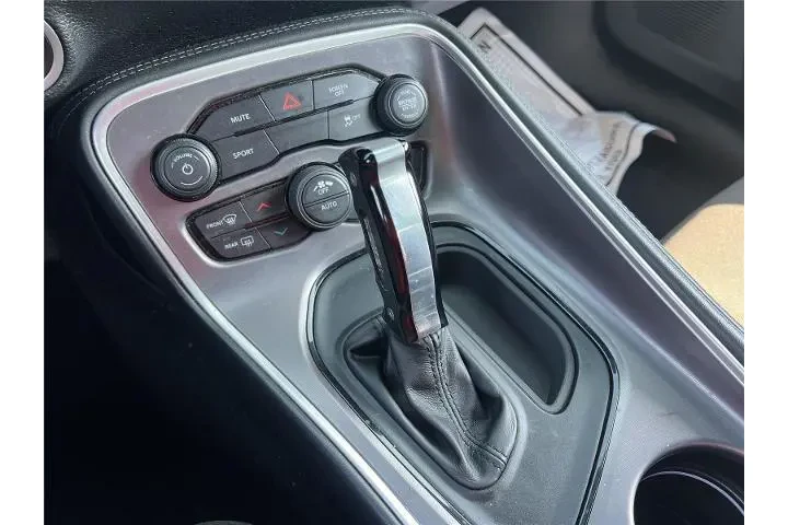 $23999 : Dodge Challenger 2021 SXT 2d image 9