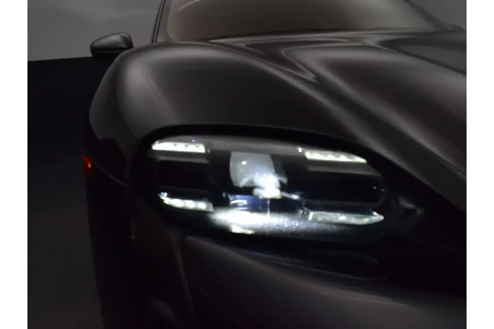 $39995 : Porsche Taycan 2022 4dr Seda image 2