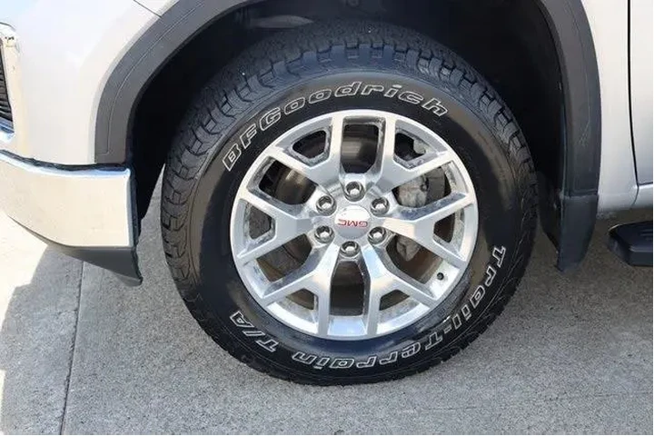 $31591 : GMC Sierra 1500 2020 4x2 SLT image 9