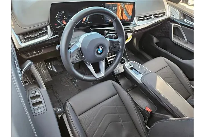 $38777 : BMW X1 2025 AWD xDrive28i 4d image 10