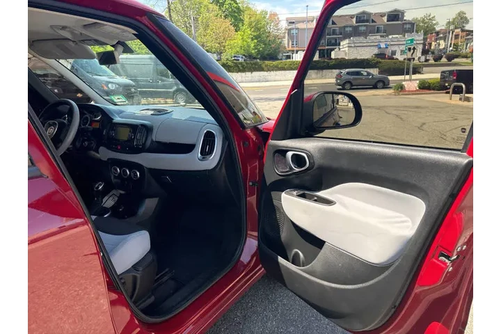 $5499 : 2014 FIAT 500L Easy image 8