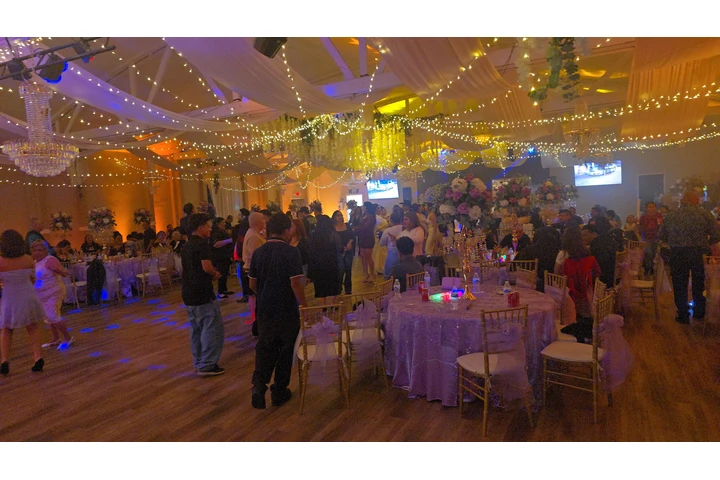 Salon de fiesta image 2