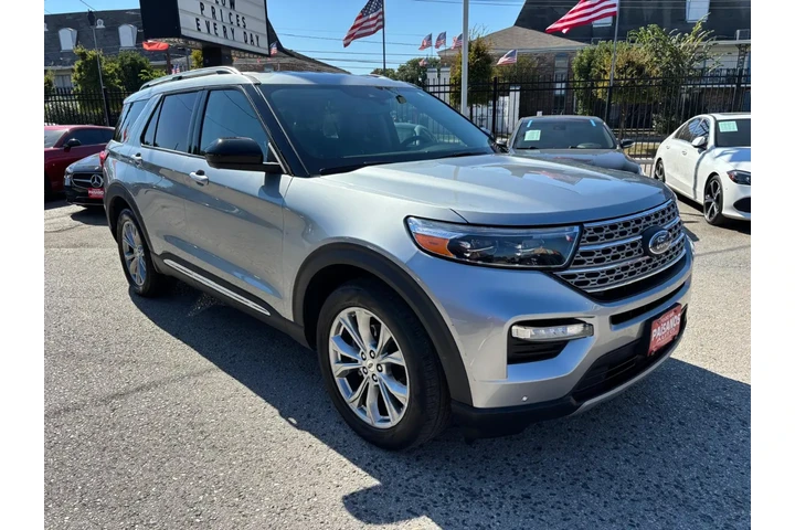 2023 Explorer Limited image 3