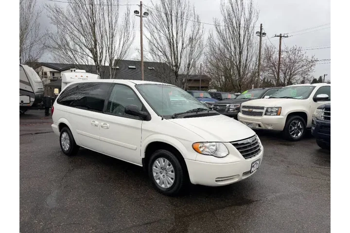 $4995 : 2006 Town and Country LX image 2