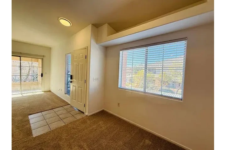 $2000 : Beautiful 2 bedroom home in LA image 3
