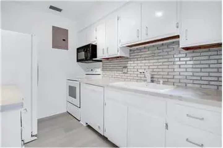 $1350 : Rental property with 2 bedro image 8