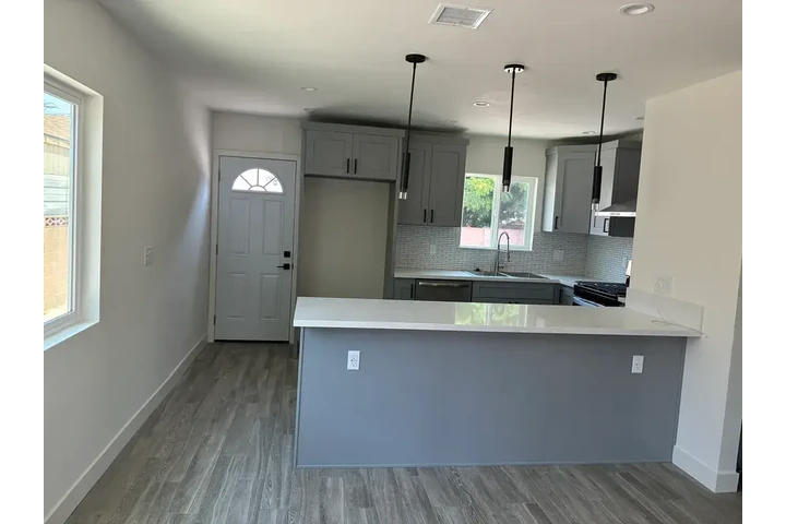 $1500 : North Hollywood 🏡 image 2