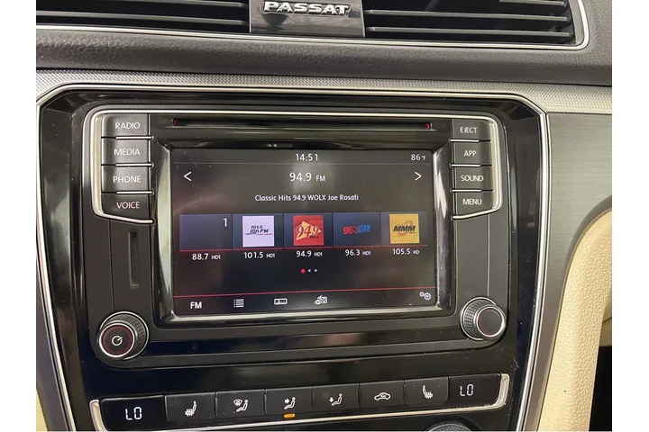 $14090 : 2018 Passat R-Line image 6