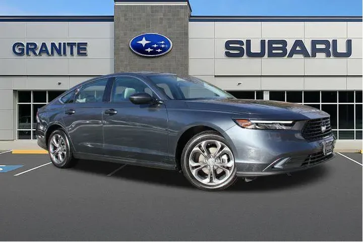 $25990 : Honda Accord 2024 EX 4dr Sed image 3