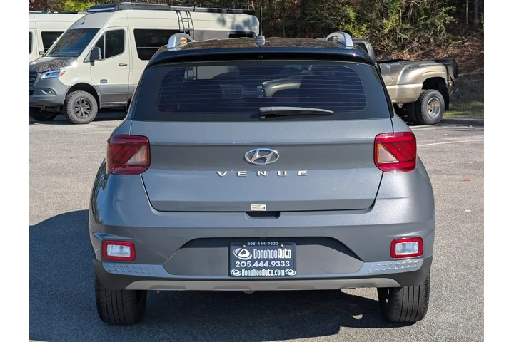 $19995 : Hyundai VENUE 2024 SEL 4dr C image 8