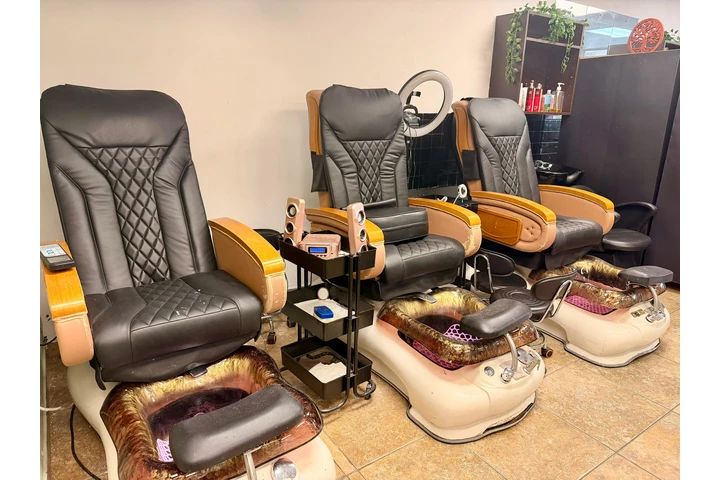 $150 : RENTA SUITE / MESA DE MANICURA image 4