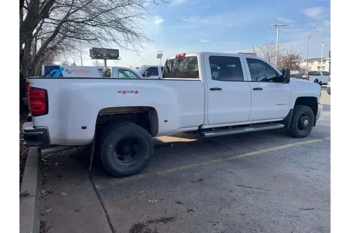 $33500 : Chevrolet Silverado 3500HD 2 image 9
