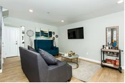 $3299 : 4 beds/ 3 bath home- Inglewood thumbnail