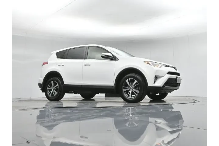 $22500 : Toyota RAV4 2018 XLE 4dr SUV image 3