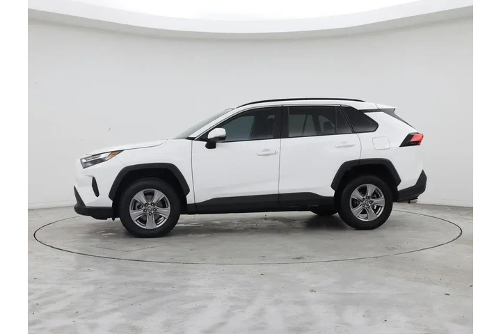 $27998 : Toyota RAV4 2022 XLE 4dr SUV image 3