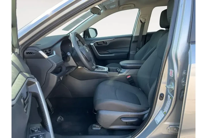 $27500 : Toyota RAV4 2024 AWD LE 4dr image 5