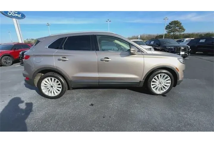 $16990 : Lincoln MKC 2019 Premiere 4d image 9