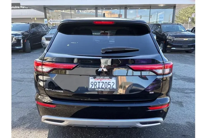 $25388 : Mitsubishi Outlander 2024 SE image 5