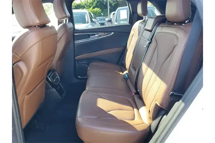 $38590 : Lincoln Nautilus 2023 AWD Re image 10