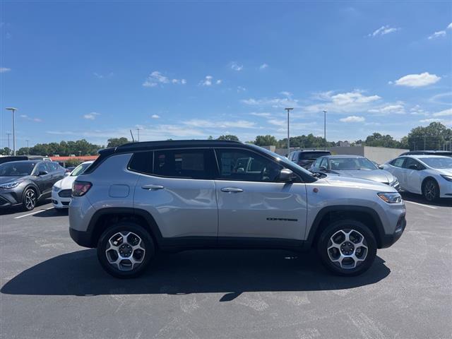 $24800 : PRE-OWNED 2022 JEEP COMPASS T image 8