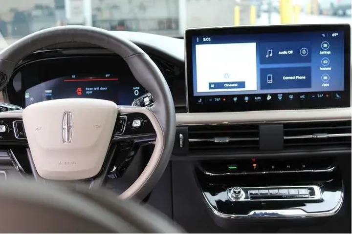 $34498 : Lincoln Corsair 2023 AWD Res image 10