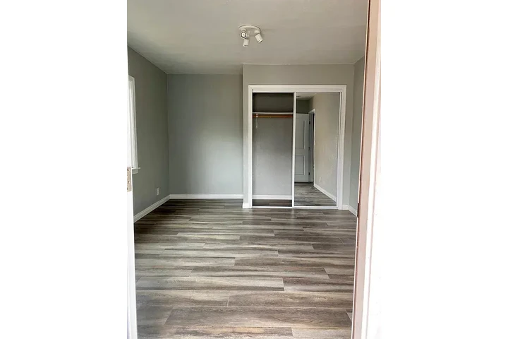 $800 : Beautiful Home...Los Angeles image 4