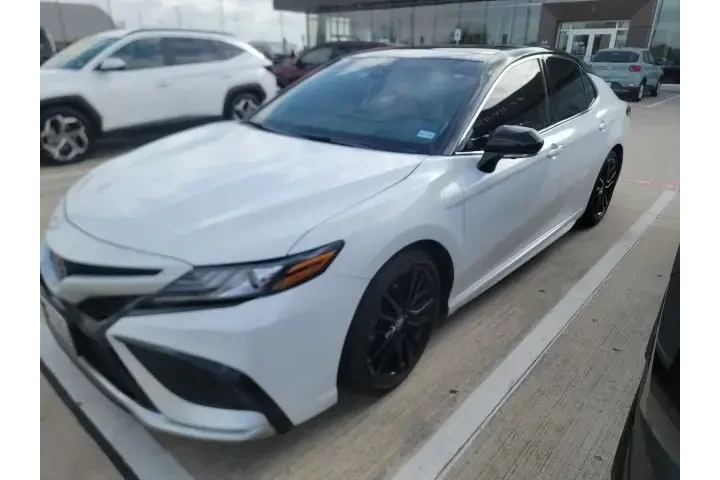 $32988 : Toyota Camry 2023 XSE V6 4dr image 1