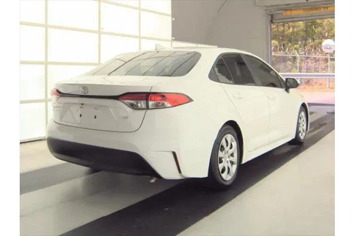 $20293 : Toyota Corolla 2024 LE 4dr S image 4