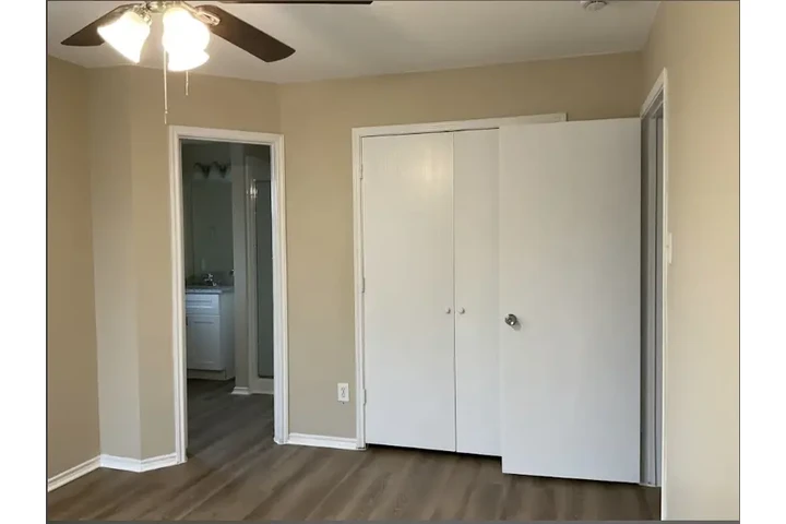 $1300 : Low income single family house image 7