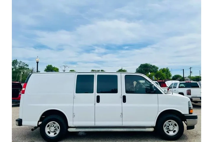 $25995 : 2021 Express 2500 Cargo image 7