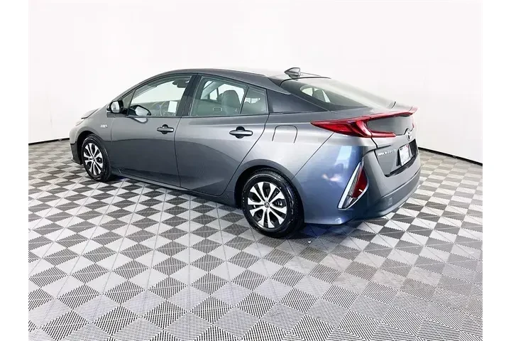 $17900 : Toyota Prius Prime 2020 LE 4 image 5