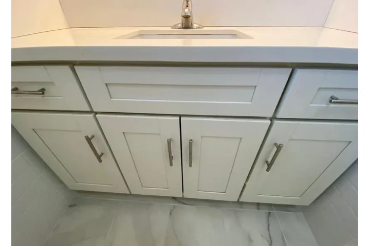 $2458 : 3bed available in Los Angeles image 8